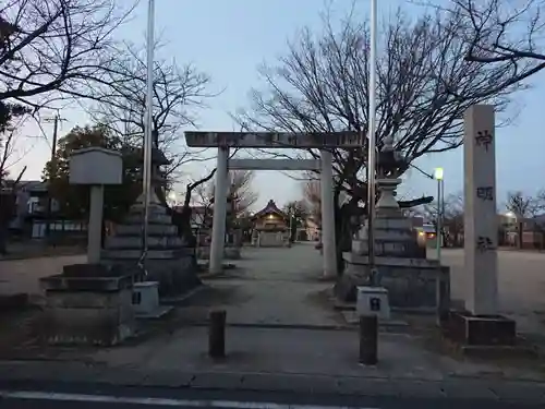 神明社の鳥居