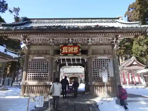 久遠寺の山門