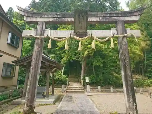 安波賀春日神社の鳥居