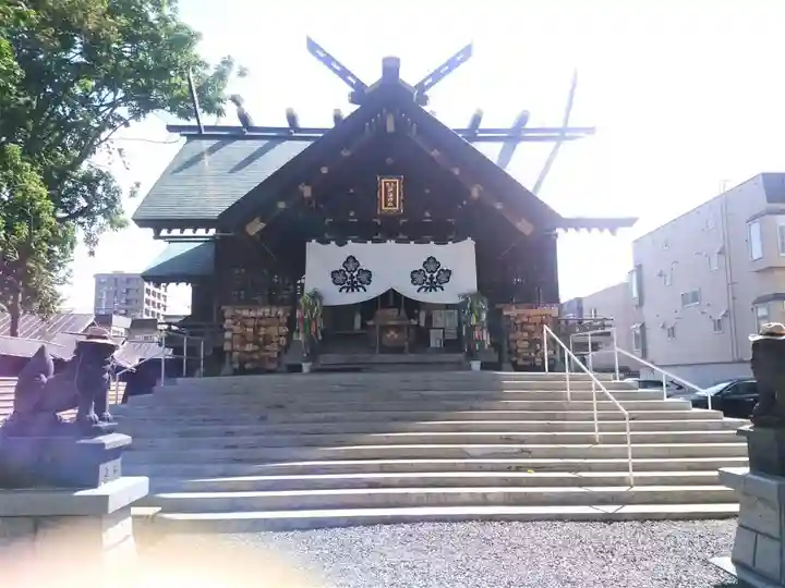 札幌諏訪神社の本殿・本堂