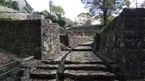 新田神社の建物その他