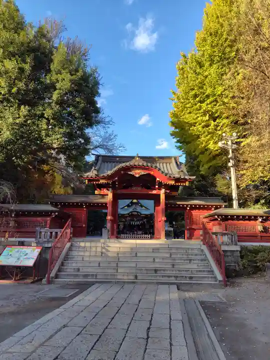 秩父神社の山門・神門