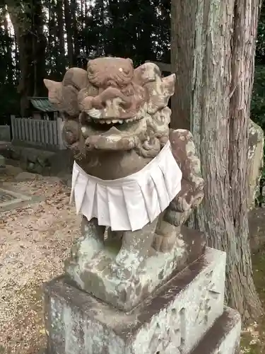 両社宮神社（宮町）の狛犬