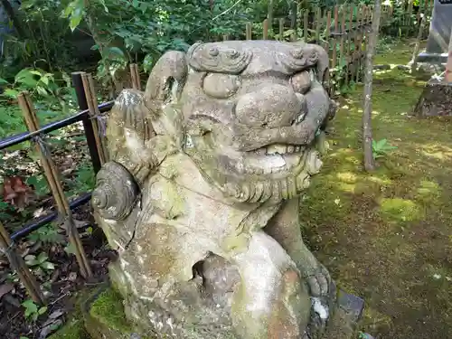 須天熊野神社の狛犬