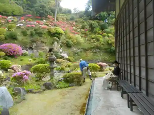 仏行寺（佛行寺）の庭園