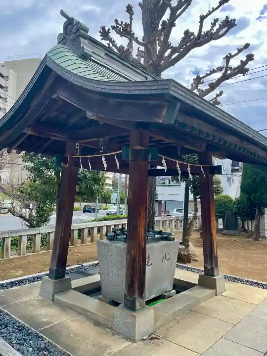 諏訪神社の{uncategorized: "未分類", other: "その他", undefined: "問題あり", building: "その他建物", grave: "お墓", sacred_gate: "鳥居", guardian: "狛犬", statue: "像", buddha: "仏像", history: "歴史", nature: "自然", garden: "庭園", animal: "動物", pagoda: "塔", temizu: "手水舎", mountain_gate: "山門・神門", sanctuary: "本殿・本堂", subordinate: "末社・摂社", art: "芸術", scenery: "景色", jizo: "地蔵", ema: "絵馬", goshuin: "御朱印", omikuji: "おみくじ", items: "授与品その他", amulet: "お守り", goshuincho: "御朱印帳", eats: "食事", festival: "お祭り", votive_dance: "神楽", shichigosan: "七五三参", wedding: "結婚式", experience: "体験その他", initially: "初詣", around: "周辺", anti_infection: "感染症対策"}