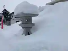 烈々布神社の建物その他