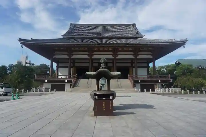 西新井大師総持寺の本殿・本堂