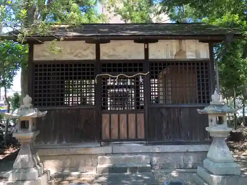 高市御県神社の本殿