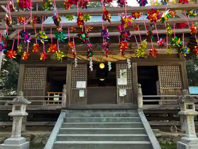 草薙神社の{uncategorized: "未分類", other: "その他", undefined: "問題あり", building: "その他建物", grave: "お墓", sacred_gate: "鳥居", guardian: "狛犬", statue: "像", buddha: "仏像", history: "歴史", nature: "自然", garden: "庭園", animal: "動物", pagoda: "塔", temizu: "手水舎", mountain_gate: "山門・神門", sanctuary: "本殿・本堂", subordinate: "末社・摂社", art: "芸術", scenery: "景色", jizo: "地蔵", ema: "絵馬", goshuin: "御朱印", omikuji: "おみくじ", items: "授与品その他", amulet: "お守り", goshuincho: "御朱印帳", eats: "食事", festival: "お祭り", votive_dance: "神楽", shichigosan: "七五三参", wedding: "結婚式", experience: "体験その他", initially: "初詣", around: "周辺", anti_infection: "感染症対策"}