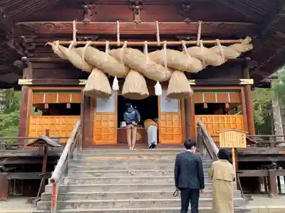 諏訪大社下社秋宮の本殿・本堂