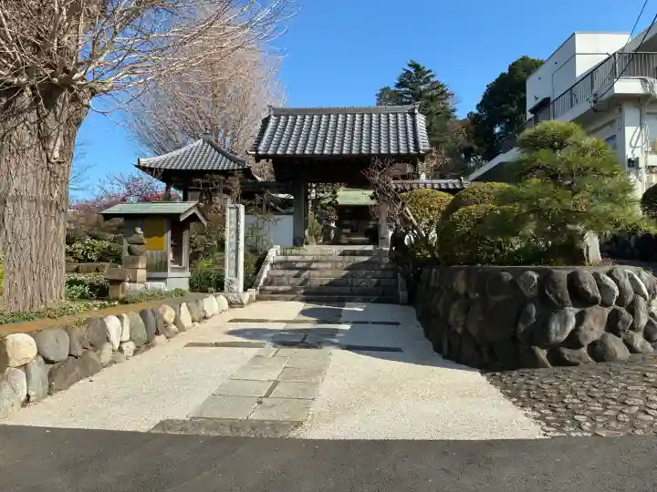 貞昌院の{uncategorized: "未分類", other: "その他", undefined: "問題あり", building: "その他建物", grave: "お墓", sacred_gate: "鳥居", guardian: "狛犬", statue: "像", buddha: "仏像", history: "歴史", nature: "自然", garden: "庭園", animal: "動物", pagoda: "塔", temizu: "手水舎", mountain_gate: "山門・神門", sanctuary: "本殿・本堂", subordinate: "末社・摂社", art: "芸術", scenery: "景色", jizo: "地蔵", ema: "絵馬", goshuin: "御朱印", omikuji: "おみくじ", items: "授与品その他", amulet: "お守り", goshuincho: "御朱印帳", eats: "食事", festival: "お祭り", votive_dance: "神楽", shichigosan: "七五三参", wedding: "結婚式", experience: "体験その他", initially: "初詣", around: "周辺", anti_infection: "感染症対策"}