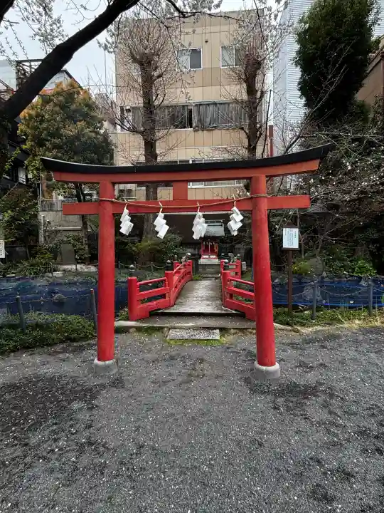 小梳神社の{uncategorized: "未分類", other: "その他", undefined: "問題あり", building: "その他建物", grave: "お墓", sacred_gate: "鳥居", guardian: "狛犬", statue: "像", buddha: "仏像", history: "歴史", nature: "自然", garden: "庭園", animal: "動物", pagoda: "塔", temizu: "手水舎", mountain_gate: "山門・神門", sanctuary: "本殿・本堂", subordinate: "末社・摂社", art: "芸術", scenery: "景色", jizo: "地蔵", ema: "絵馬", goshuin: "御朱印", omikuji: "おみくじ", items: "授与品その他", amulet: "お守り", goshuincho: "御朱印帳", eats: "食事", festival: "お祭り", votive_dance: "神楽", shichigosan: "七五三参", wedding: "結婚式", experience: "体験その他", initially: "初詣", around: "周辺", anti_infection: "感染症対策"}