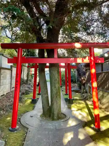 威光稲荷堂の{uncategorized: "未分類", other: "その他", undefined: "問題あり", building: "その他建物", grave: "お墓", sacred_gate: "鳥居", guardian: "狛犬", statue: "像", buddha: "仏像", history: "歴史", nature: "自然", garden: "庭園", animal: "動物", pagoda: "塔", temizu: "手水舎", mountain_gate: "山門・神門", sanctuary: "本殿・本堂", subordinate: "末社・摂社", art: "芸術", scenery: "景色", jizo: "地蔵", ema: "絵馬", goshuin: "御朱印", omikuji: "おみくじ", items: "授与品その他", amulet: "お守り", goshuincho: "御朱印帳", eats: "食事", festival: "お祭り", votive_dance: "神楽", shichigosan: "七五三参", wedding: "結婚式", experience: "体験その他", initially: "初詣", around: "周辺", anti_infection: "感染症対策"}