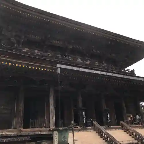 金峯山寺の本殿・本堂