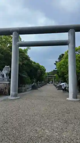 伊弉諾神宮の{uncategorized: "未分類", other: "その他", undefined: "問題あり", building: "その他建物", grave: "お墓", sacred_gate: "鳥居", guardian: "狛犬", statue: "像", buddha: "仏像", history: "歴史", nature: "自然", garden: "庭園", animal: "動物", pagoda: "塔", temizu: "手水舎", mountain_gate: "山門・神門", sanctuary: "本殿・本堂", subordinate: "末社・摂社", art: "芸術", scenery: "景色", jizo: "地蔵", ema: "絵馬", goshuin: "御朱印", omikuji: "おみくじ", items: "授与品その他", amulet: "お守り", goshuincho: "御朱印帳", eats: "食事", festival: "お祭り", votive_dance: "神楽", shichigosan: "七五三参", wedding: "結婚式", experience: "体験その他", initially: "初詣", around: "周辺", anti_infection: "感染症対策"}