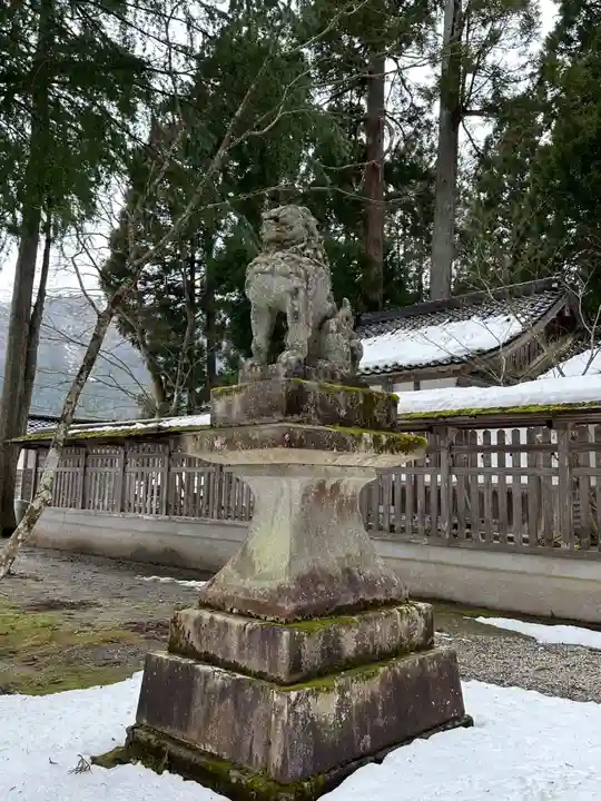 雄山神社中宮祈願殿(富山県)
