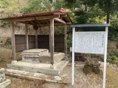 八幡神社の{uncategorized: "未分類", other: "その他", undefined: "問題あり", building: "その他建物", grave: "お墓", sacred_gate: "鳥居", guardian: "狛犬", statue: "像", buddha: "仏像", history: "歴史", nature: "自然", garden: "庭園", animal: "動物", pagoda: "塔", temizu: "手水舎", mountain_gate: "山門・神門", sanctuary: "本殿・本堂", subordinate: "末社・摂社", art: "芸術", scenery: "景色", jizo: "地蔵", ema: "絵馬", goshuin: "御朱印", omikuji: "おみくじ", items: "授与品その他", amulet: "お守り", goshuincho: "御朱印帳", eats: "食事", festival: "お祭り", votive_dance: "神楽", shichigosan: "七五三参", wedding: "結婚式", experience: "体験その他", initially: "初詣", around: "周辺", anti_infection: "感染症対策"}