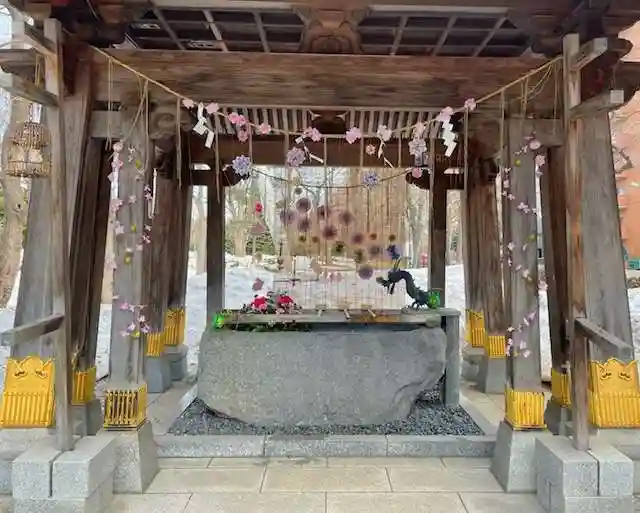 彌彦神社 (伊夜日子神社)の手水舎