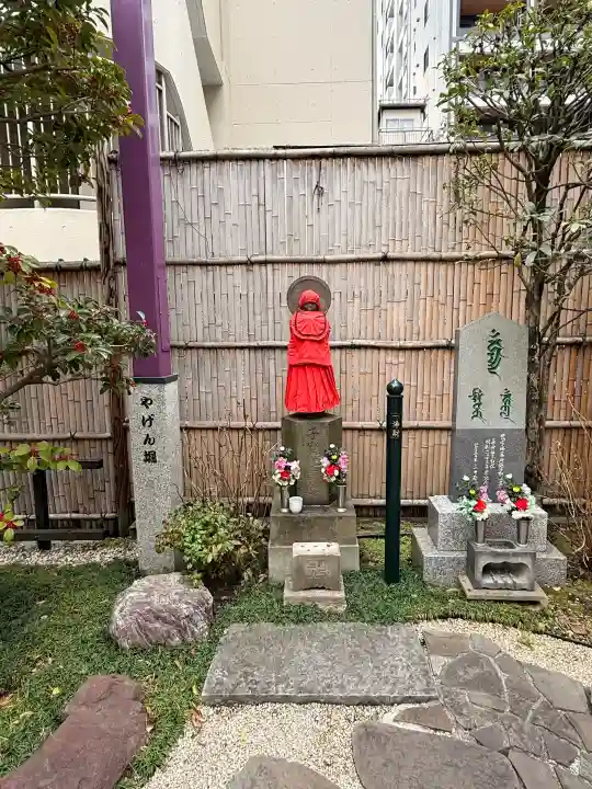 薬研堀不動院(川崎大師東京別院)の{uncategorized: "未分類", other: "その他", undefined: "問題あり", building: "その他建物", grave: "お墓", sacred_gate: "鳥居", guardian: "狛犬", statue: "像", buddha: "仏像", history: "歴史", nature: "自然", garden: "庭園", animal: "動物", pagoda: "塔", temizu: "手水舎", mountain_gate: "山門・神門", sanctuary: "本殿・本堂", subordinate: "末社・摂社", art: "芸術", scenery: "景色", jizo: "地蔵", ema: "絵馬", goshuin: "御朱印", omikuji: "おみくじ", items: "授与品その他", amulet: "お守り", goshuincho: "御朱印帳", eats: "食事", festival: "お祭り", votive_dance: "神楽", shichigosan: "七五三参", wedding: "結婚式", experience: "体験その他", initially: "初詣", around: "周辺", anti_infection: "感染症対策"}