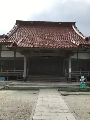 洞泉寺の本殿・本堂