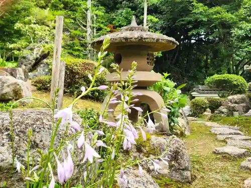 達身寺の庭園