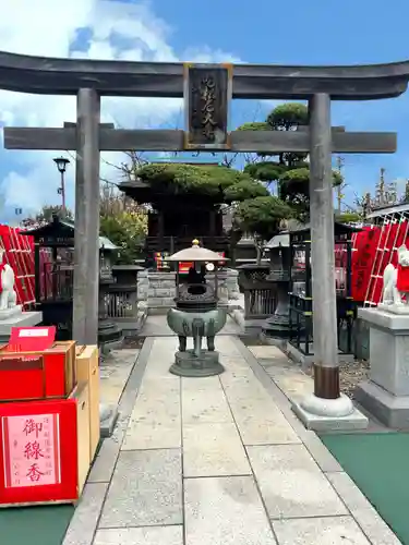 成田山深川不動堂（新勝寺東京別院）の鳥居