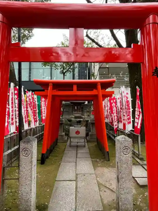 連理稲荷神社の{uncategorized: "未分類", other: "その他", undefined: "問題あり", building: "その他建物", grave: "お墓", sacred_gate: "鳥居", guardian: "狛犬", statue: "像", buddha: "仏像", history: "歴史", nature: "自然", garden: "庭園", animal: "動物", pagoda: "塔", temizu: "手水舎", mountain_gate: "山門・神門", sanctuary: "本殿・本堂", subordinate: "末社・摂社", art: "芸術", scenery: "景色", jizo: "地蔵", ema: "絵馬", goshuin: "御朱印", omikuji: "おみくじ", items: "授与品その他", amulet: "お守り", goshuincho: "御朱印帳", eats: "食事", festival: "お祭り", votive_dance: "神楽", shichigosan: "七五三参", wedding: "結婚式", experience: "体験その他", initially: "初詣", around: "周辺", anti_infection: "感染症対策"}