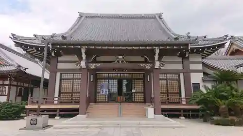 長福寺の本殿・本堂