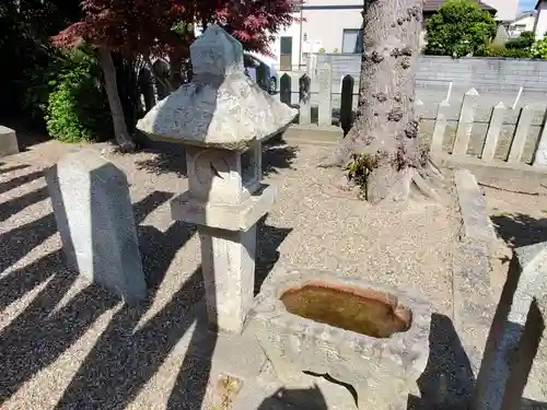 岡西保食神社の手水舎