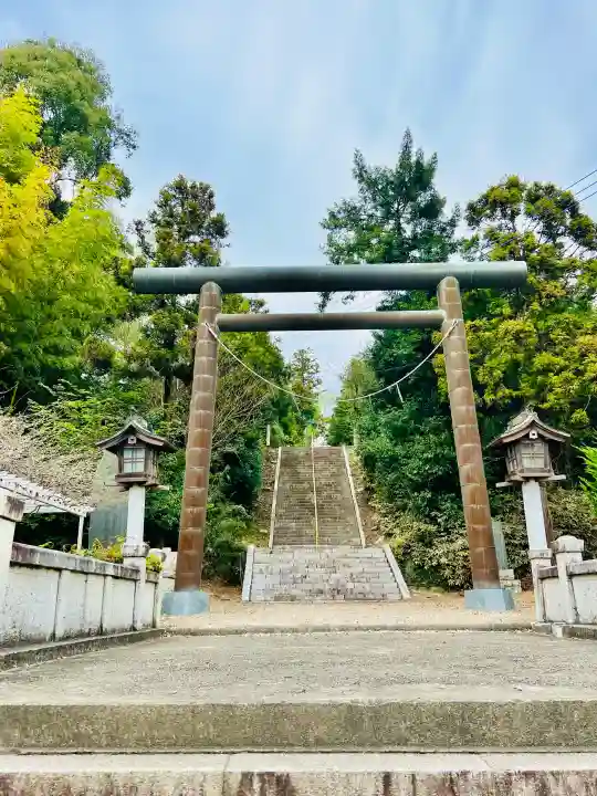 常陸二ノ宮 静神社の{uncategorized: "未分類", other: "その他", undefined: "問題あり", building: "その他建物", grave: "お墓", sacred_gate: "鳥居", guardian: "狛犬", statue: "像", buddha: "仏像", history: "歴史", nature: "自然", garden: "庭園", animal: "動物", pagoda: "塔", temizu: "手水舎", mountain_gate: "山門・神門", sanctuary: "本殿・本堂", subordinate: "末社・摂社", art: "芸術", scenery: "景色", jizo: "地蔵", ema: "絵馬", goshuin: "御朱印", omikuji: "おみくじ", items: "授与品その他", amulet: "お守り", goshuincho: "御朱印帳", eats: "食事", festival: "お祭り", votive_dance: "神楽", shichigosan: "七五三参", wedding: "結婚式", experience: "体験その他", initially: "初詣", around: "周辺", anti_infection: "感染症対策"}