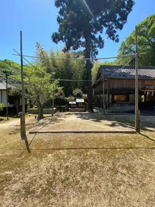真止戸山神社の{uncategorized: "未分類", other: "その他", undefined: "問題あり", building: "その他建物", grave: "お墓", sacred_gate: "鳥居", guardian: "狛犬", statue: "像", buddha: "仏像", history: "歴史", nature: "自然", garden: "庭園", animal: "動物", pagoda: "塔", temizu: "手水舎", mountain_gate: "山門・神門", sanctuary: "本殿・本堂", subordinate: "末社・摂社", art: "芸術", scenery: "景色", jizo: "地蔵", ema: "絵馬", goshuin: "御朱印", omikuji: "おみくじ", items: "授与品その他", amulet: "お守り", goshuincho: "御朱印帳", eats: "食事", festival: "お祭り", votive_dance: "神楽", shichigosan: "七五三参", wedding: "結婚式", experience: "体験その他", initially: "初詣", around: "周辺", anti_infection: "感染症対策"}