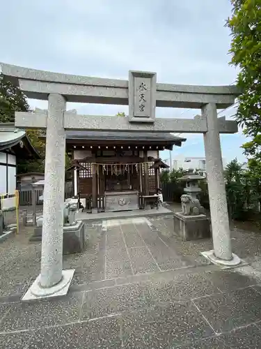 阿豆佐味天神社 立川水天宮の鳥居