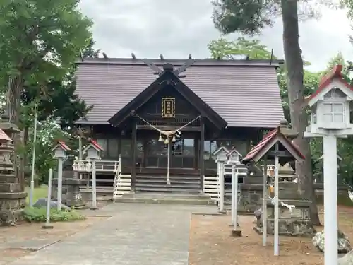 納内神社の本殿