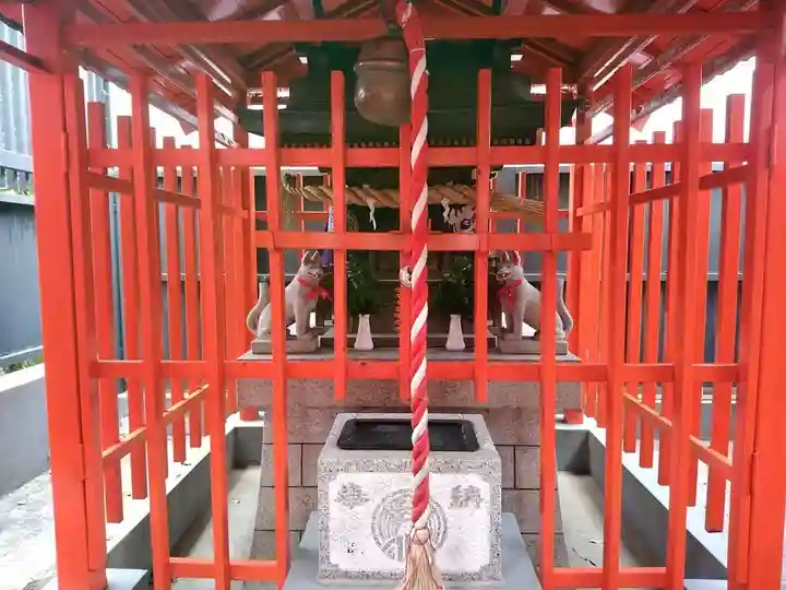 金綱稲荷神社の本殿・本堂