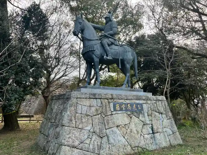 高山神社の{uncategorized: "未分類", other: "その他", undefined: "問題あり", building: "その他建物", grave: "お墓", sacred_gate: "鳥居", guardian: "狛犬", statue: "像", buddha: "仏像", history: "歴史", nature: "自然", garden: "庭園", animal: "動物", pagoda: "塔", temizu: "手水舎", mountain_gate: "山門・神門", sanctuary: "本殿・本堂", subordinate: "末社・摂社", art: "芸術", scenery: "景色", jizo: "地蔵", ema: "絵馬", goshuin: "御朱印", omikuji: "おみくじ", items: "授与品その他", amulet: "お守り", goshuincho: "御朱印帳", eats: "食事", festival: "お祭り", votive_dance: "神楽", shichigosan: "七五三参", wedding: "結婚式", experience: "体験その他", initially: "初詣", around: "周辺", anti_infection: "感染症対策"}