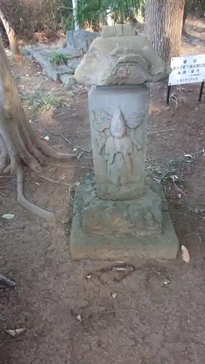 西町神明社の仏像