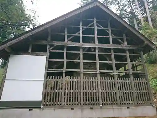 須波阿湏疑神社の本殿