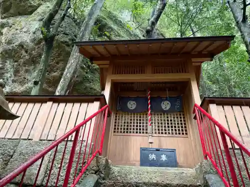 神内神社の{uncategorized: "未分類", other: "その他", undefined: "問題あり", building: "その他建物", grave: "お墓", sacred_gate: "鳥居", guardian: "狛犬", statue: "像", buddha: "仏像", history: "歴史", nature: "自然", garden: "庭園", animal: "動物", pagoda: "塔", temizu: "手水舎", mountain_gate: "山門・神門", sanctuary: "本殿・本堂", subordinate: "末社・摂社", art: "芸術", scenery: "景色", jizo: "地蔵", ema: "絵馬", goshuin: "御朱印", omikuji: "おみくじ", items: "授与品その他", amulet: "お守り", goshuincho: "御朱印帳", eats: "食事", festival: "お祭り", votive_dance: "神楽", shichigosan: "七五三参", wedding: "結婚式", experience: "体験その他", initially: "初詣", around: "周辺", anti_infection: "感染症対策"}