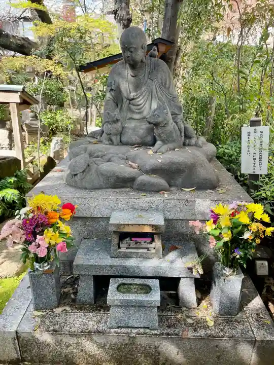 厳浄院の{uncategorized: "未分類", other: "その他", undefined: "問題あり", building: "その他建物", grave: "お墓", sacred_gate: "鳥居", guardian: "狛犬", statue: "像", buddha: "仏像", history: "歴史", nature: "自然", garden: "庭園", animal: "動物", pagoda: "塔", temizu: "手水舎", mountain_gate: "山門・神門", sanctuary: "本殿・本堂", subordinate: "末社・摂社", art: "芸術", scenery: "景色", jizo: "地蔵", ema: "絵馬", goshuin: "御朱印", omikuji: "おみくじ", items: "授与品その他", amulet: "お守り", goshuincho: "御朱印帳", eats: "食事", festival: "お祭り", votive_dance: "神楽", shichigosan: "七五三参", wedding: "結婚式", experience: "体験その他", initially: "初詣", around: "周辺", anti_infection: "感染症対策"}