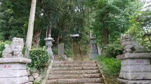 示現神社の狛犬