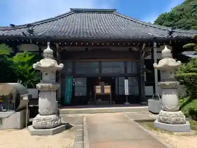 光明寺(とら薬師)の本殿・本堂