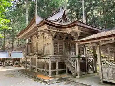 地主神社の本殿・本堂