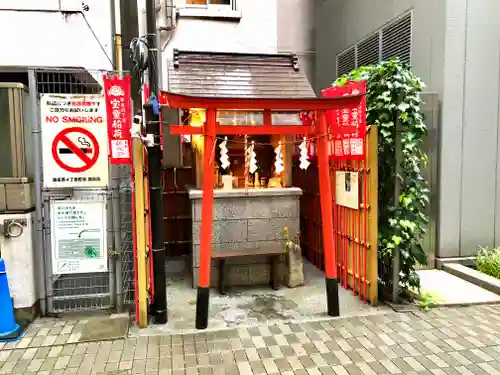 宝童稲荷神社の鳥居