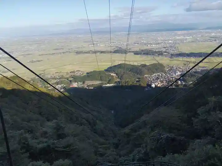 彌彦神社奥宮(御神廟)の景色