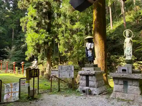 満願寺の像