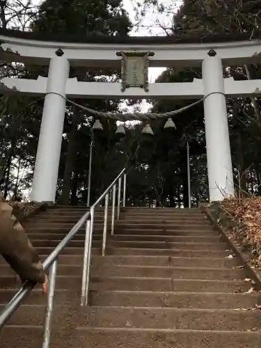宝登山神社奥宮の{uncategorized: "未分類", other: "その他", undefined: "問題あり", building: "その他建物", grave: "お墓", sacred_gate: "鳥居", guardian: "狛犬", statue: "像", buddha: "仏像", history: "歴史", nature: "自然", garden: "庭園", animal: "動物", pagoda: "塔", temizu: "手水舎", mountain_gate: "山門・神門", sanctuary: "本殿・本堂", subordinate: "末社・摂社", art: "芸術", scenery: "景色", jizo: "地蔵", ema: "絵馬", goshuin: "御朱印", omikuji: "おみくじ", items: "授与品その他", amulet: "お守り", goshuincho: "御朱印帳", eats: "食事", festival: "お祭り", votive_dance: "神楽", shichigosan: "七五三参", wedding: "結婚式", experience: "体験その他", initially: "初詣", around: "周辺", anti_infection: "感染症対策"}