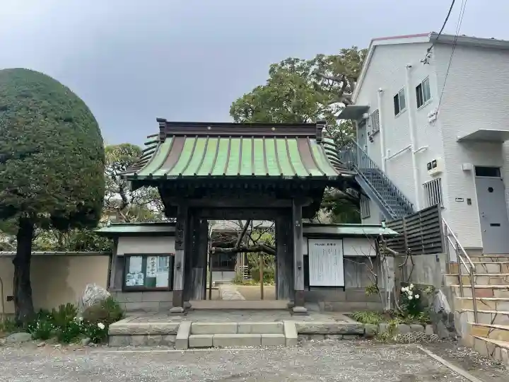 教恩寺の{uncategorized: "未分類", other: "その他", undefined: "問題あり", building: "その他建物", grave: "お墓", sacred_gate: "鳥居", guardian: "狛犬", statue: "像", buddha: "仏像", history: "歴史", nature: "自然", garden: "庭園", animal: "動物", pagoda: "塔", temizu: "手水舎", mountain_gate: "山門・神門", sanctuary: "本殿・本堂", subordinate: "末社・摂社", art: "芸術", scenery: "景色", jizo: "地蔵", ema: "絵馬", goshuin: "御朱印", omikuji: "おみくじ", items: "授与品その他", amulet: "お守り", goshuincho: "御朱印帳", eats: "食事", festival: "お祭り", votive_dance: "神楽", shichigosan: "七五三参", wedding: "結婚式", experience: "体験その他", initially: "初詣", around: "周辺", anti_infection: "感染症対策"}