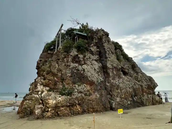 稲佐の浜 弁天島(島根県)