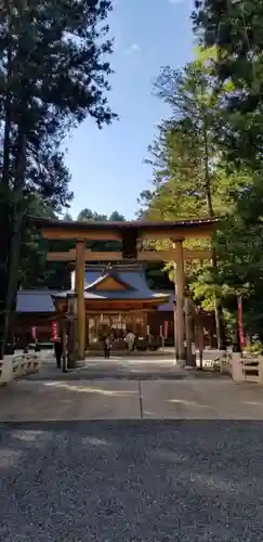 穂高神社本宮の鳥居